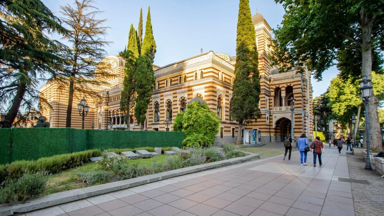 Near The Opera Lägenhet Tbilisi Exteriör bild